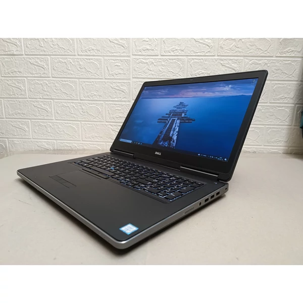 Dell Precision 7720,17.3",FHD,i7-6820HQ,32GB DDR4,1TB SSD,P3000 6GB VGA, WIN10
