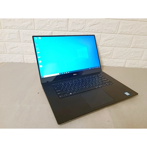 Dell XPS 15 9560,15.6",4K UHD,i7-7700HQ,32GB DDR4,512GB SSD,GTX 1050,WIN10,TOUCH