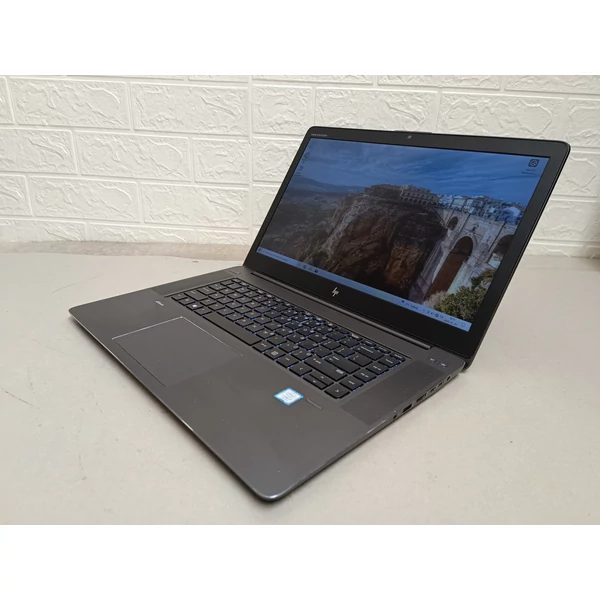 HP ZBook 15 G4,15.6,FHD,i7-7700HQ,32GB DDR4,256GB SSD,4GB VGA,WIN10