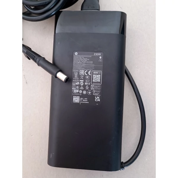 HP 230W 7,4 x 5mm, 19,5V, 11.8A center pin töltő + tápkábel
