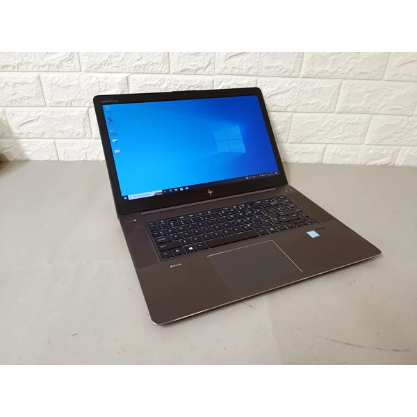 HP ZBook Studio G4,15.6",FHD,i7-7700HQ,32GB DDR4,512GB M2 SSD,4GB VGA,WIN10