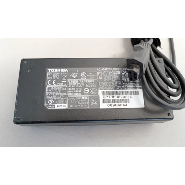 Toshiba (PA3237U-3ACA) 120W 15V 8A AC adapter